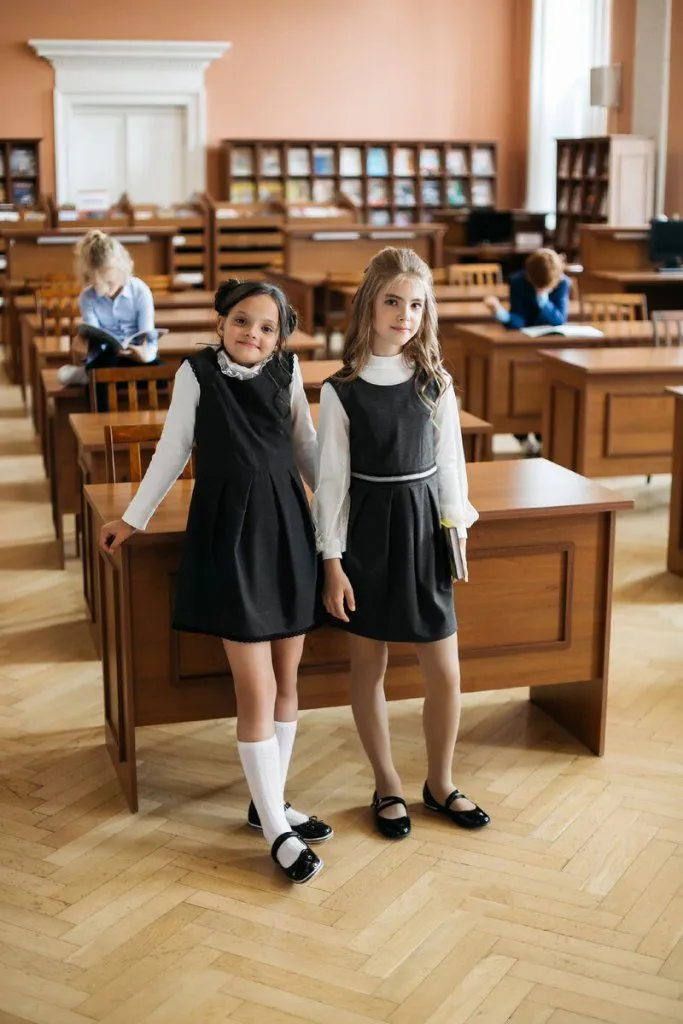 На фото: Look 1 Сарафан С32-2 (тк 021247); водолазка JKN21G003; Look 2 Сарафан С32-2 (тк 021247); водолазка JKN21G002