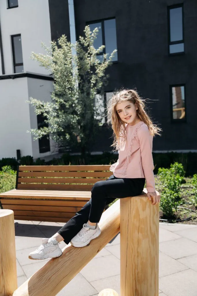 На фото: Блузка JKN21G006; Брюки TR21G002