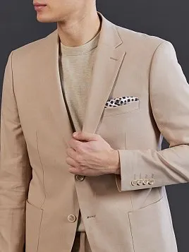 ЛЬНЯНОЙ КОСТЮМ С НАКЛАДНЫМИ КАРМАНАМИ PEPLOS SU26801-R БЕЖЕВЫЙ