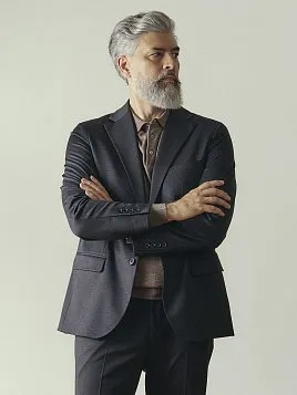 СЕРЫЙ МУЖСКОЙ КОСТЮМ ИЗ ЭЛАСТИЧНОЙ ТКАНИ SU26122-R